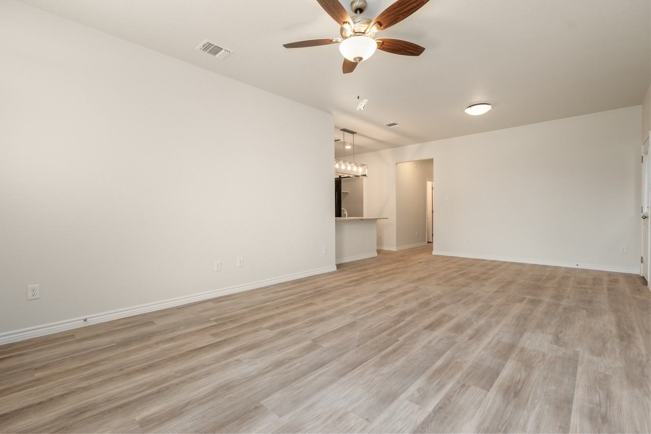 110 Logan Court - Photo 6 of 31