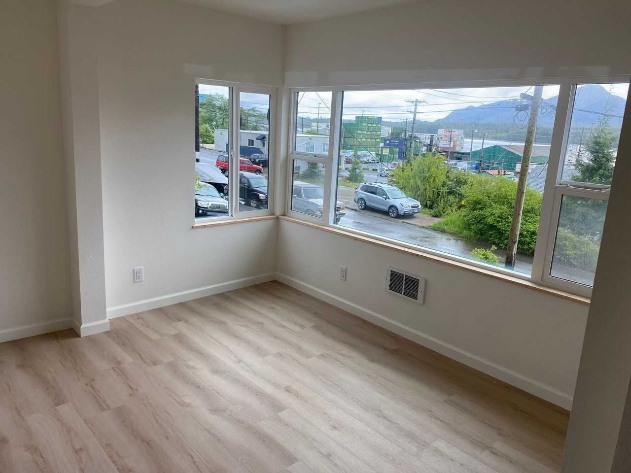 3318 Dale St - Photo 5 of 11