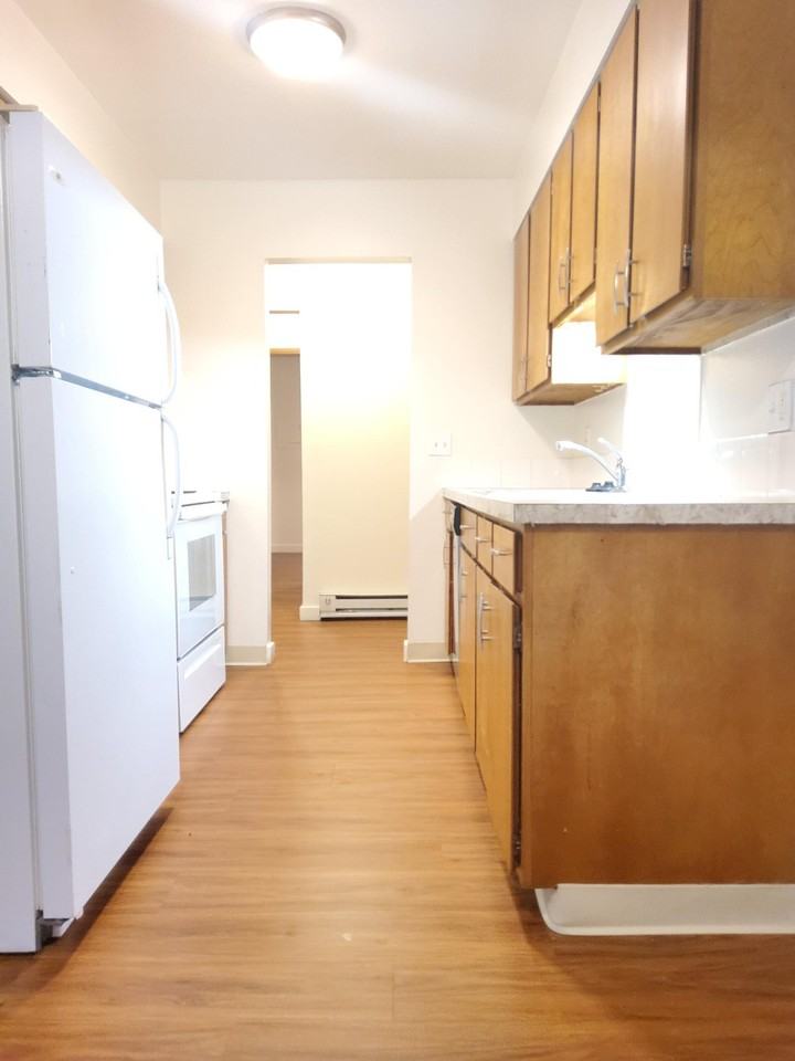 Park Hollywood Apartments - Photo 6 of 13