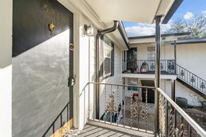 featured image of 521 W Houston St