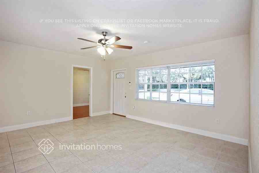 7438 Taft St - Photo 2 of 14