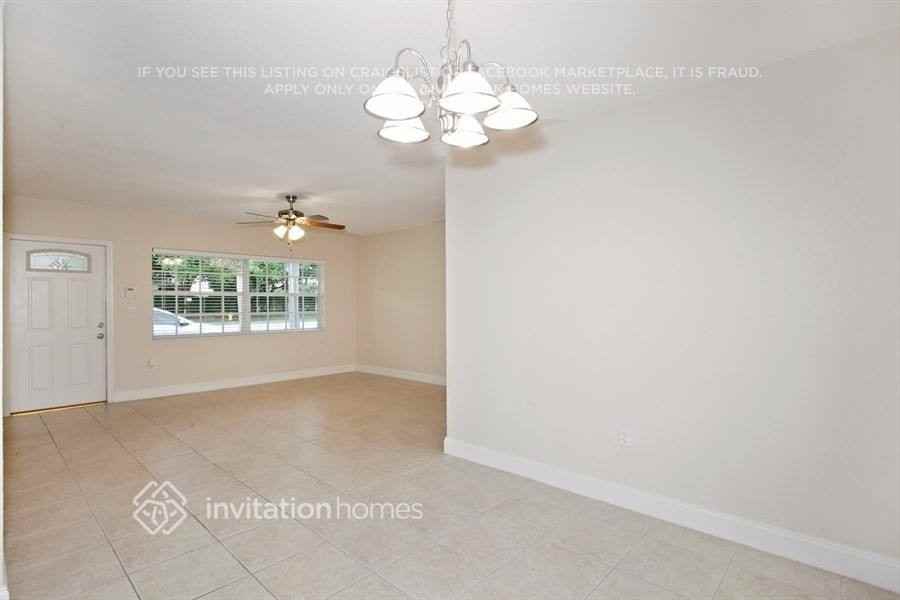 7438 Taft St - Photo 3 of 14