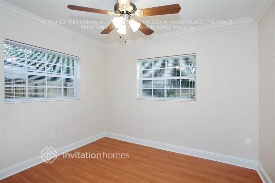 7438 Taft St - Photo 7 of 14