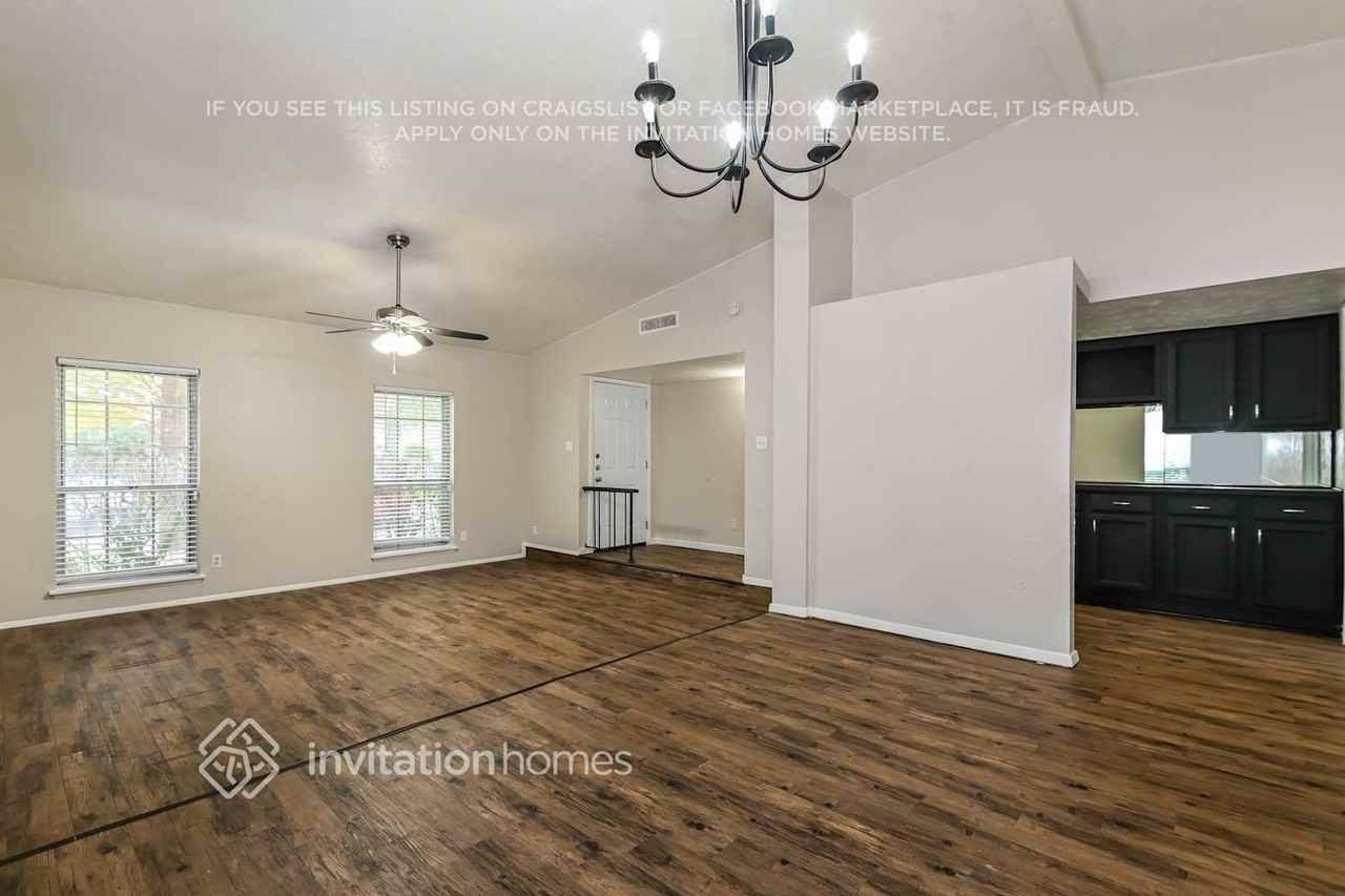 2813 Dove Meadow Dr - Photo 4 of 15