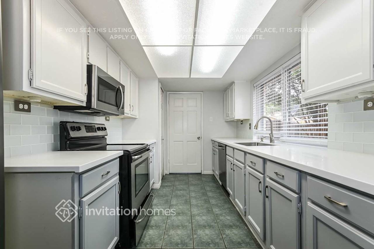 2813 Dove Meadow Dr - Photo 6 of 15