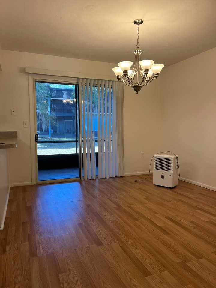 501 Sw 75th St Apt H12 #H12 - Photo 4 of 10