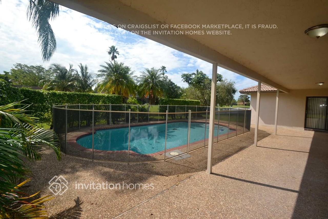 10902 Nw 19th St - Photo 3 of 4