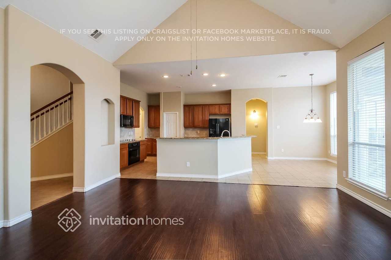 908 Evergreen Ln - Photo 5 of 16