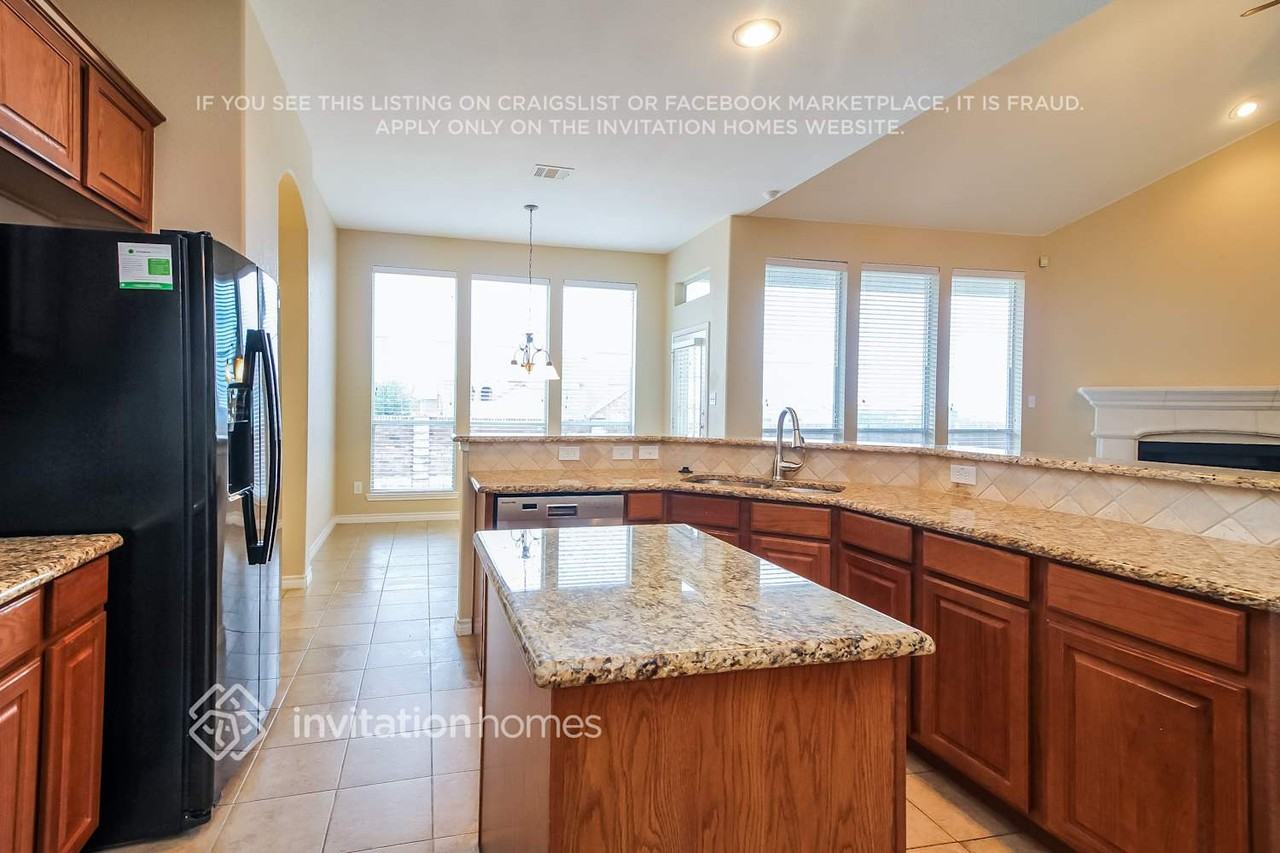 908 Evergreen Ln - Photo 7 of 16