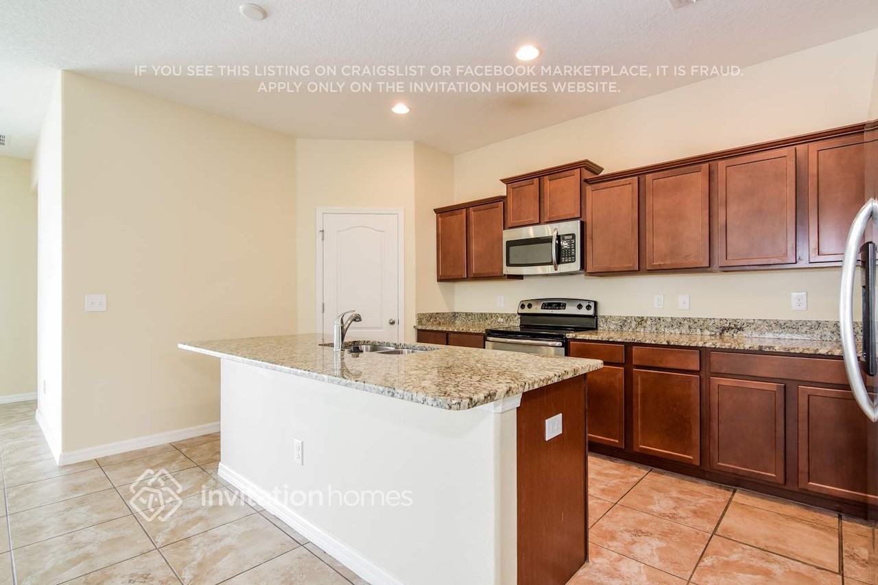 3247 Berwick Ln - Photo 6 of 8