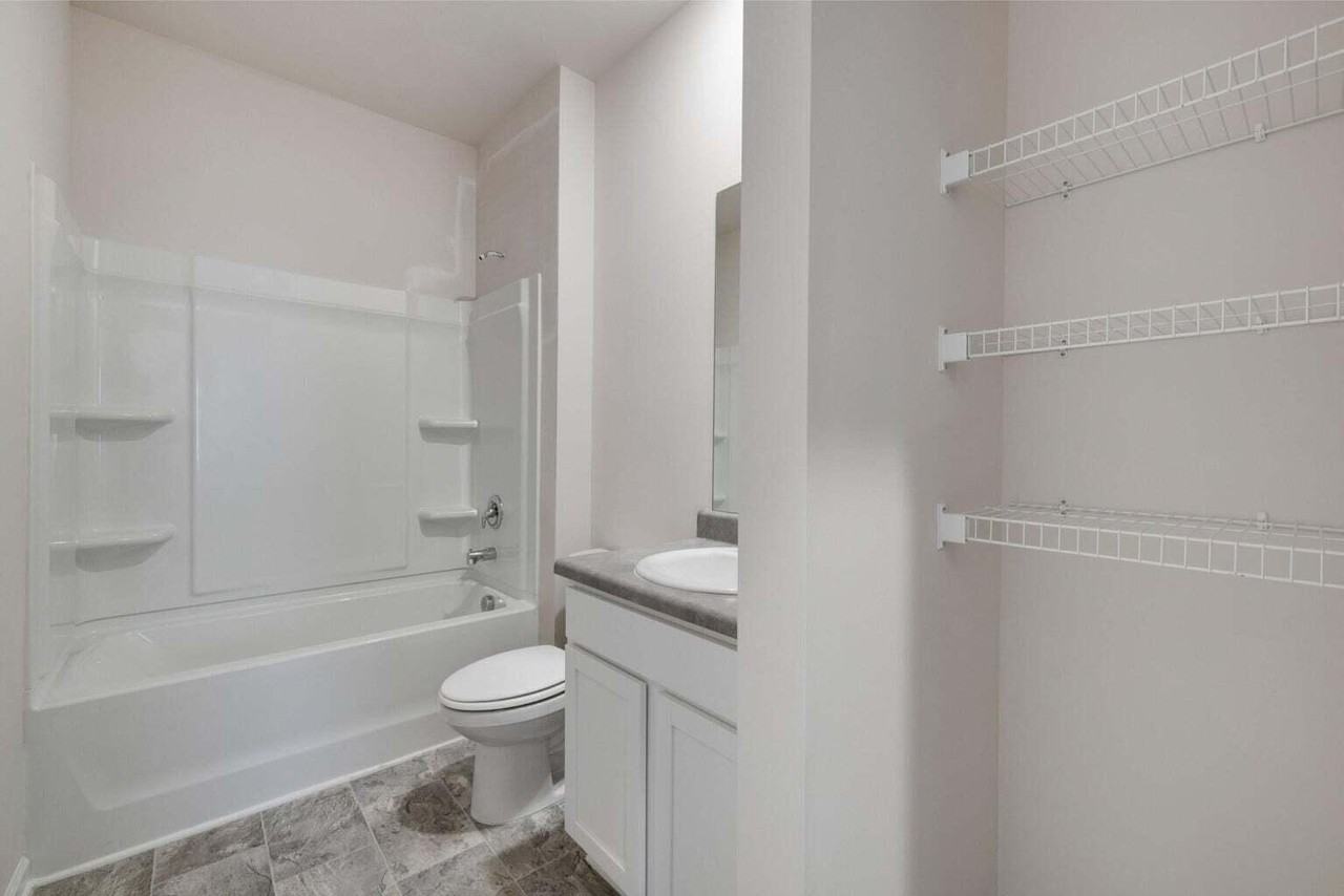 6027 Beadlow St - Photo 3 of 19