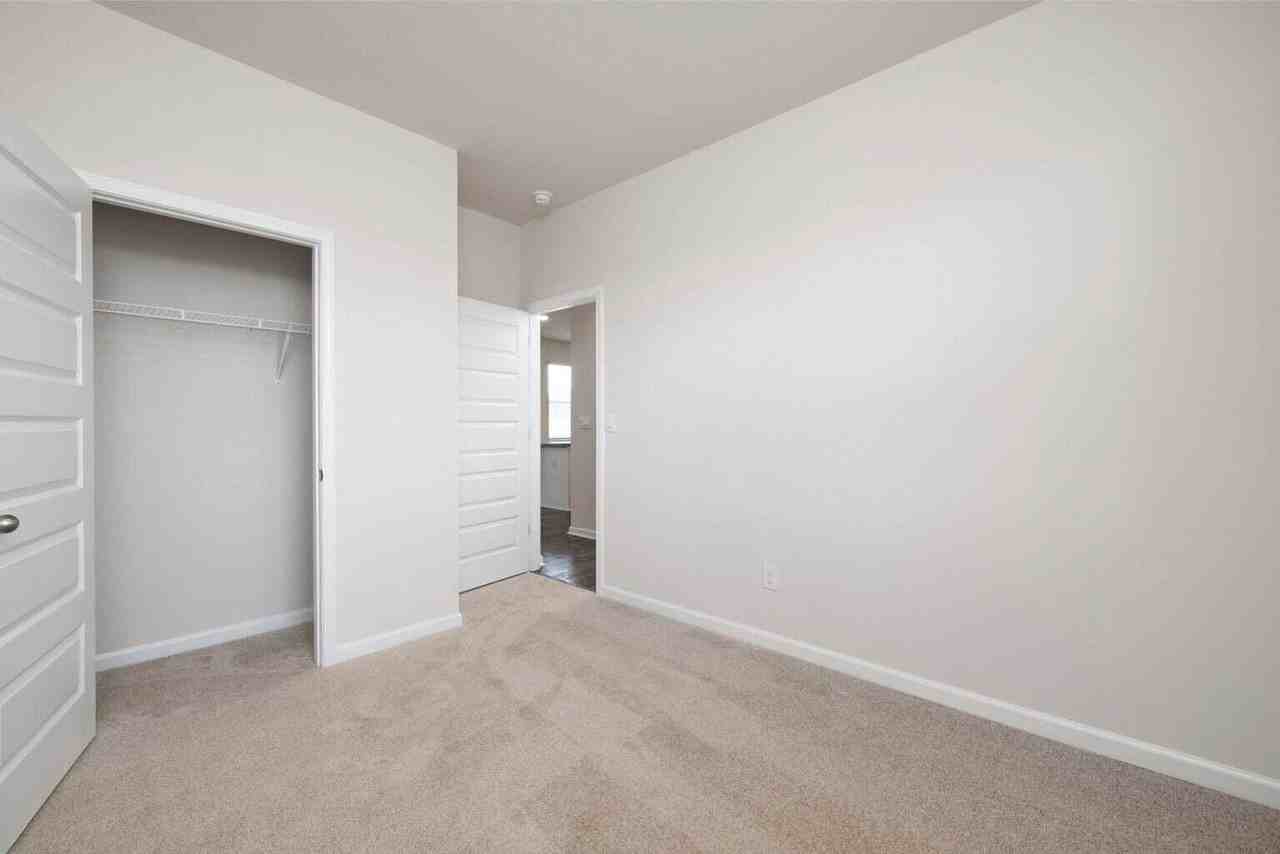 6027 Beadlow St - Photo 5 of 19