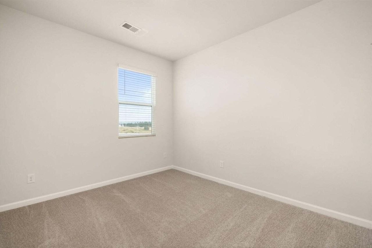 6027 Beadlow St - Photo 6 of 19