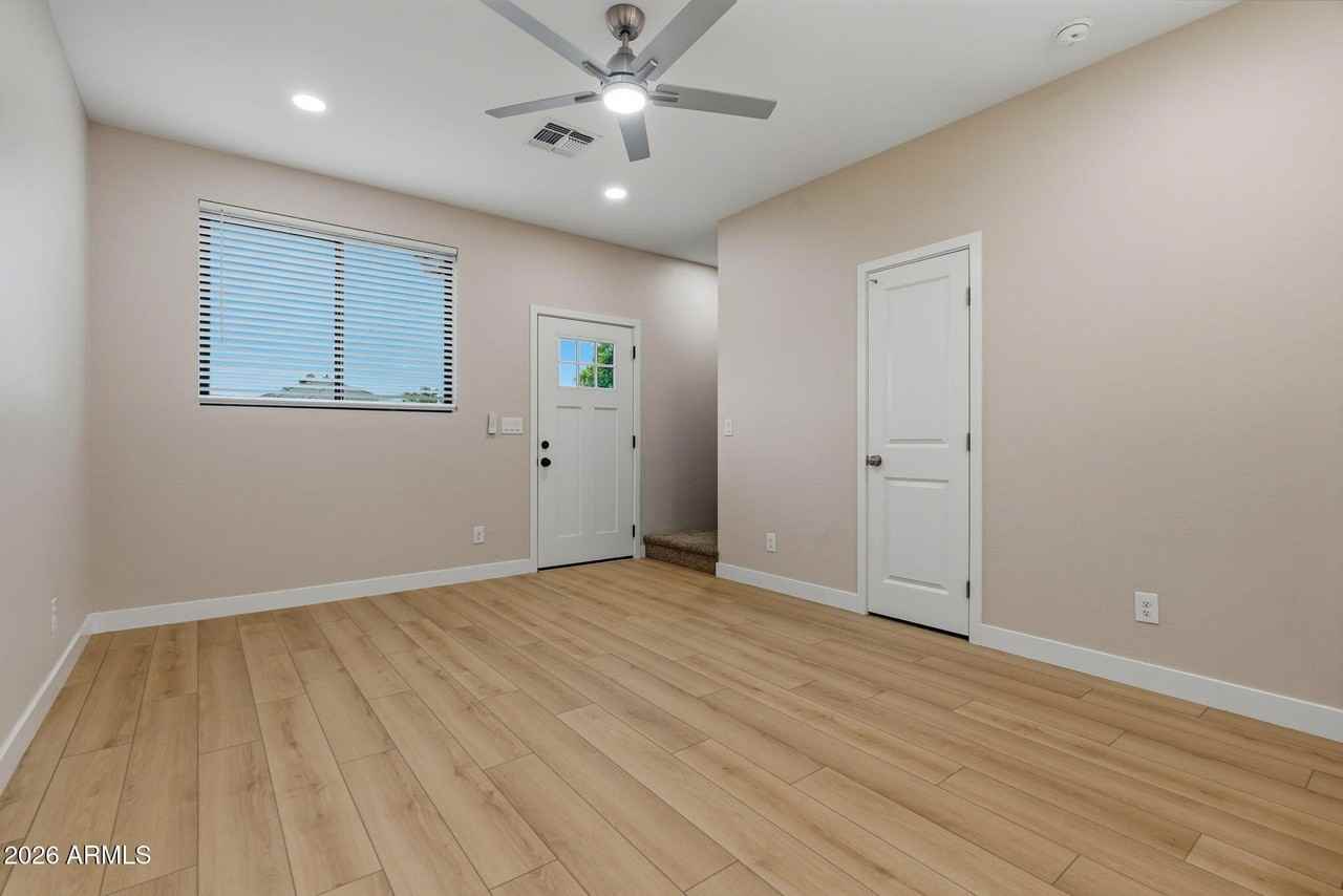 1222 E Diamond St Unit 2 #2 - Photo 3 of 35