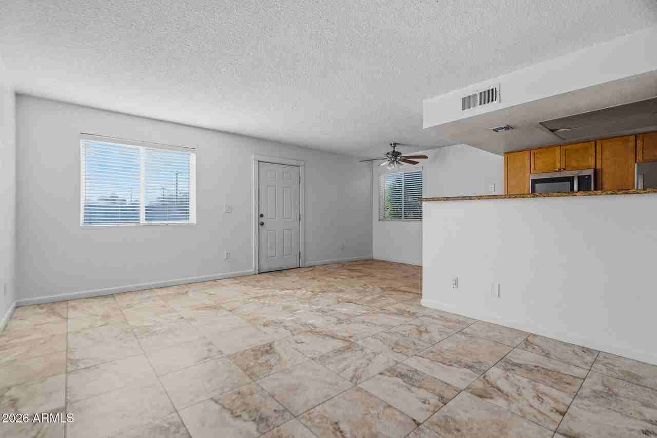 6627 N 27th Ave - Photo 4 of 30