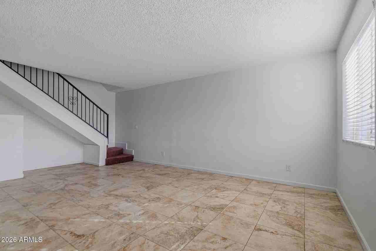 6627 N 27th Ave - Photo 6 of 30