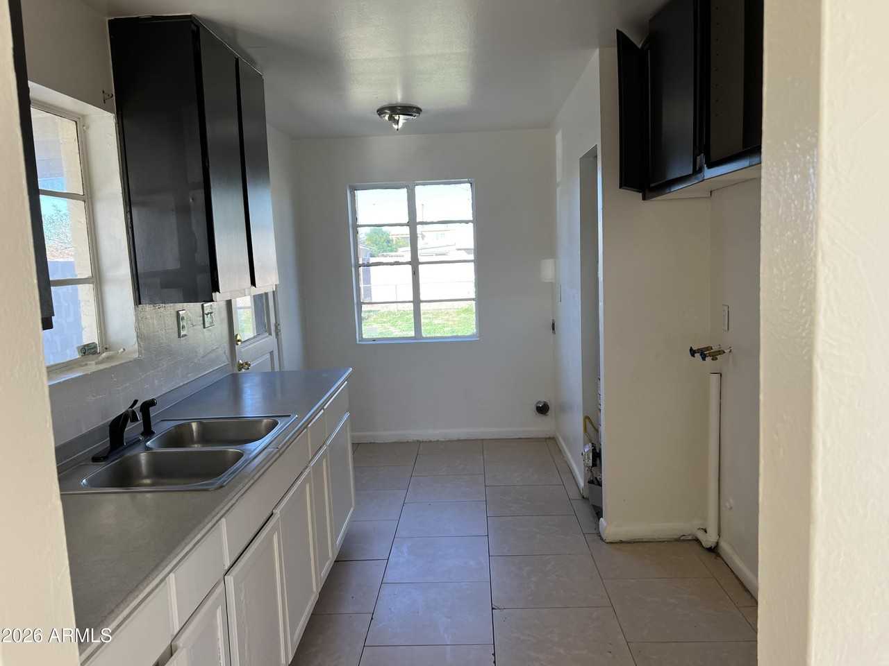 1754 E Hidalgo Ave - Photo 5 of 14