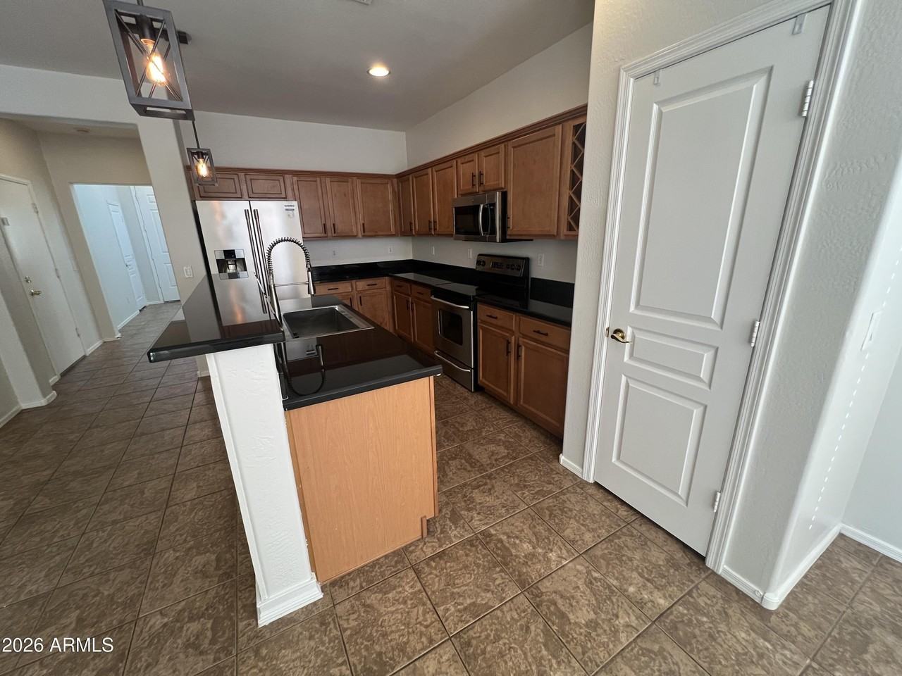 4120 S Sawmill Rd - Photo 6 of 32