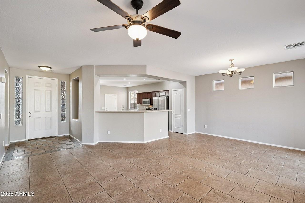 15454 W Statler Cir - Photo 7 of 34