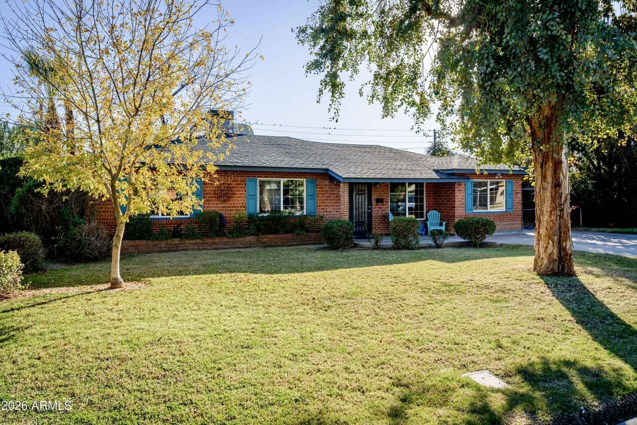 1631 W Rovey Ave - Photo 3 of 46