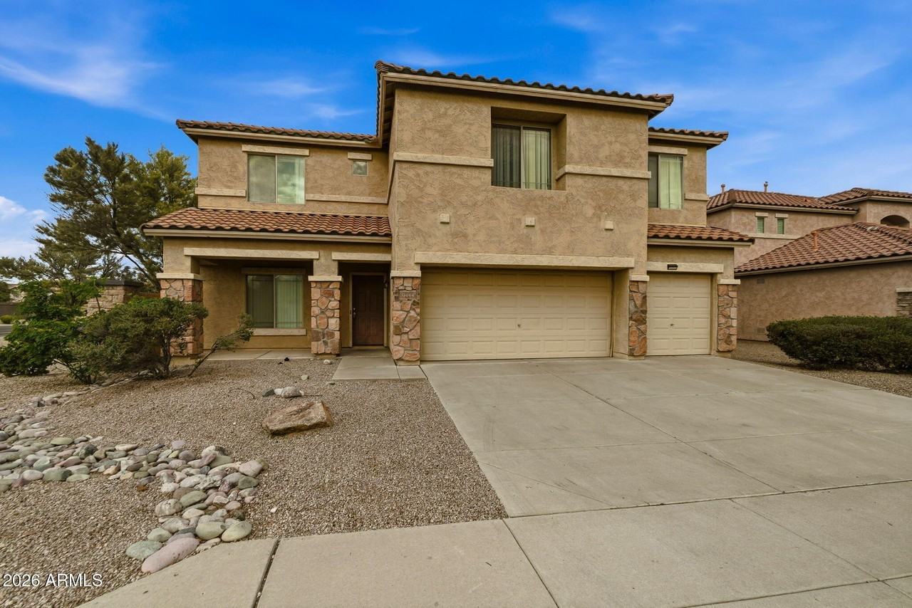 9444 W Hubbell St - Photo 2 of 49