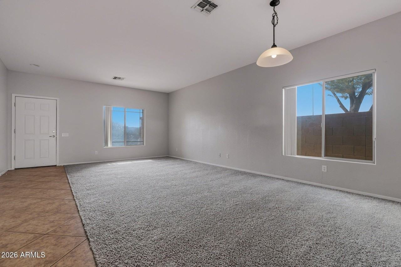 9444 W Hubbell St - Photo 3 of 49