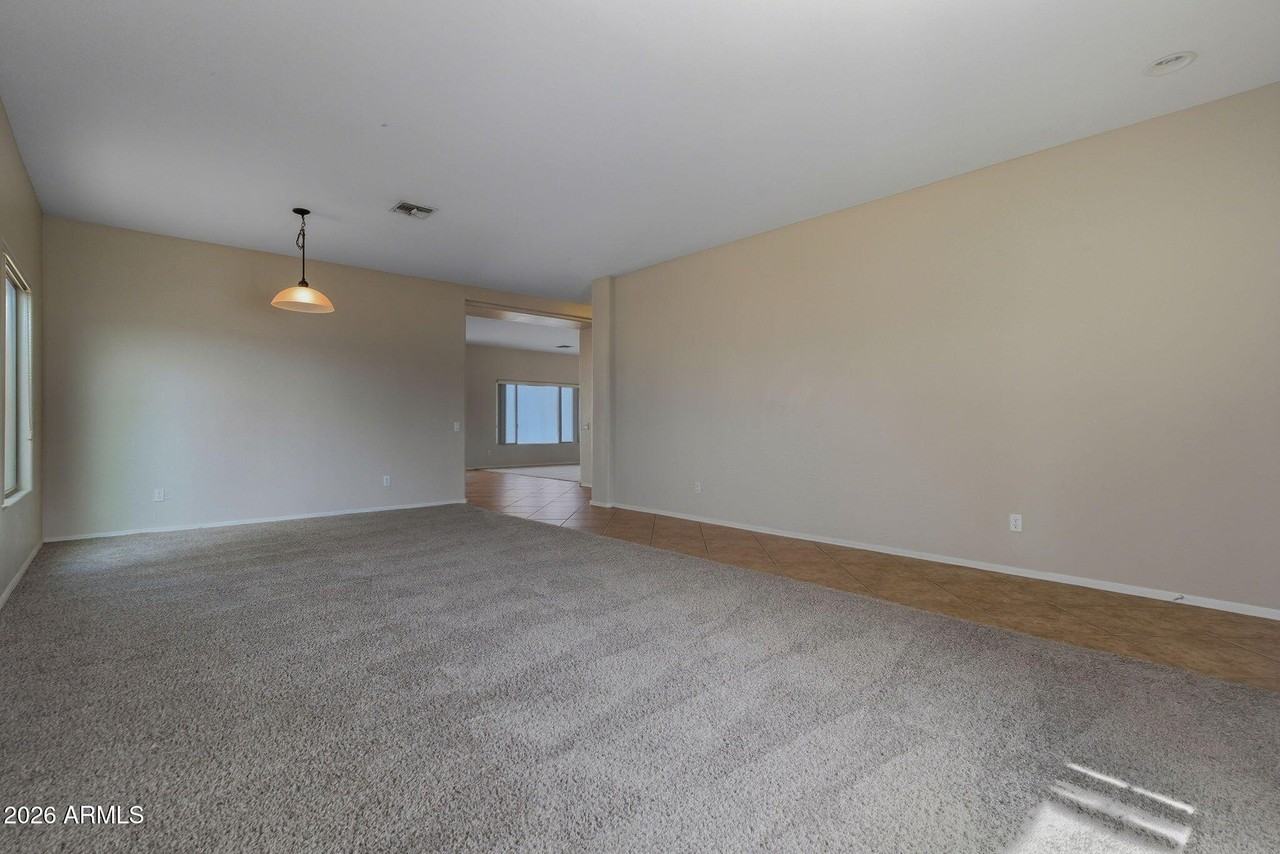 9444 W Hubbell St - Photo 4 of 49