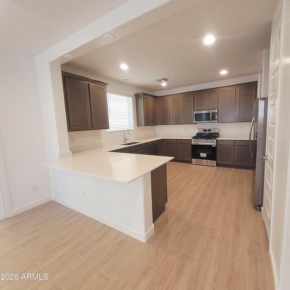 9833 W Catalina Dr - Photo 7 of 24