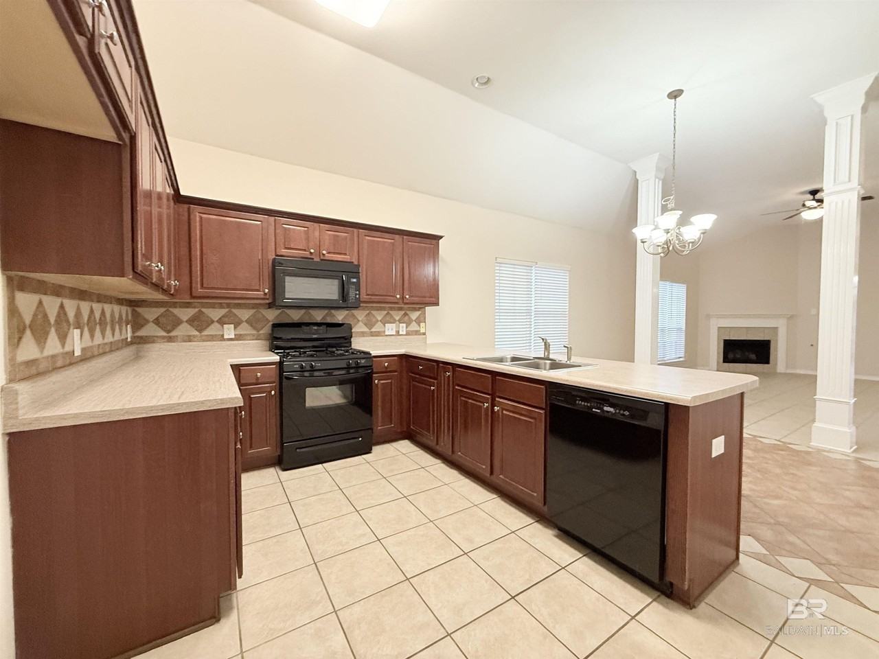 29956 Saint Barbara St - Photo 3 of 9