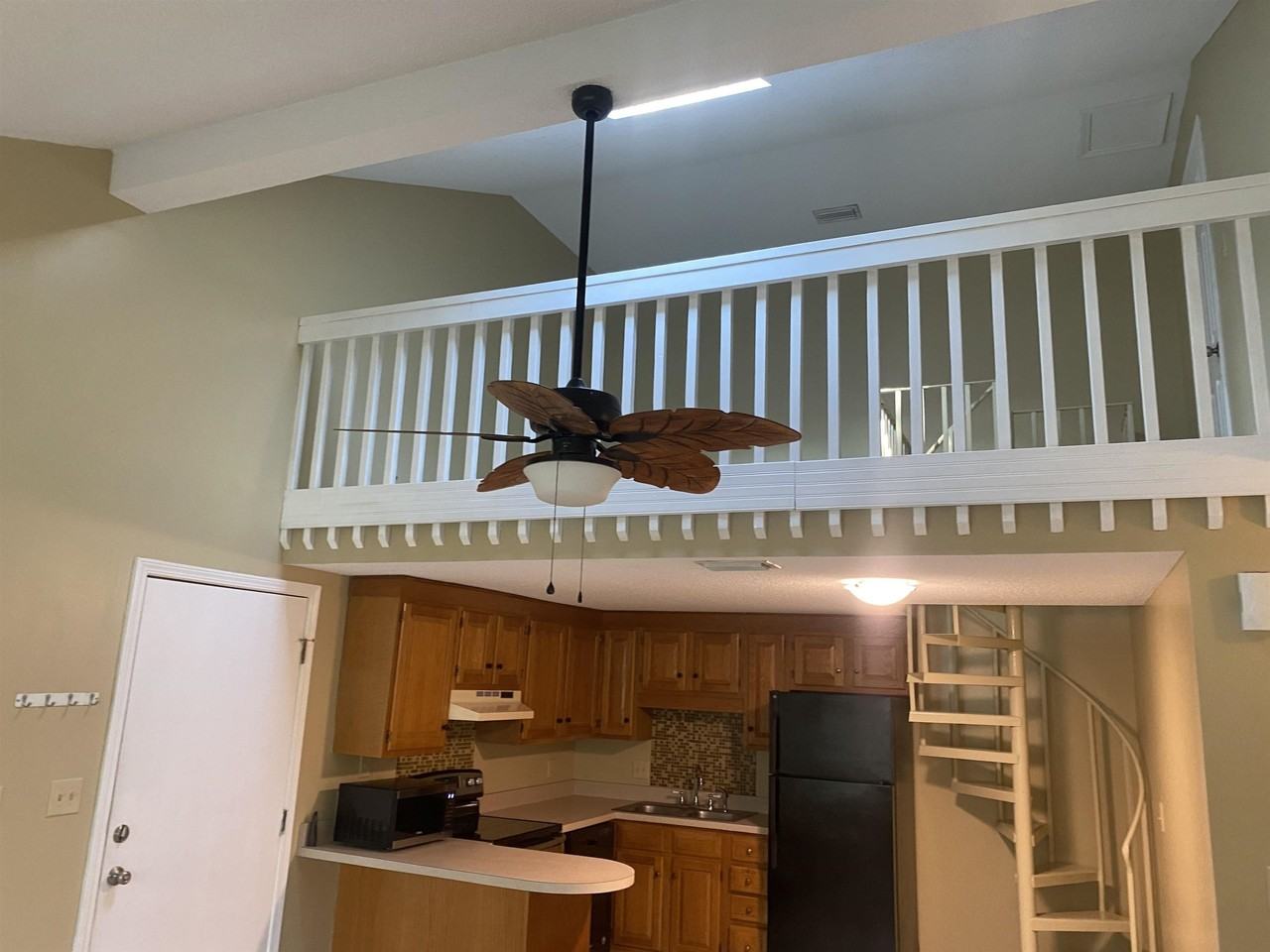 1206 Tiffany Ln Apt B - Photo 4 of 11