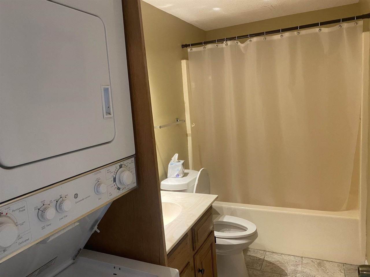 1206 Tiffany Ln Apt B - Photo 7 of 11