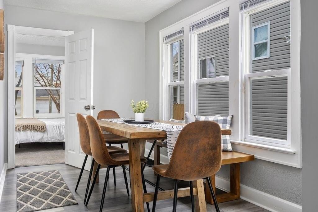 975 Heyl Ave - Photo 5 of 33