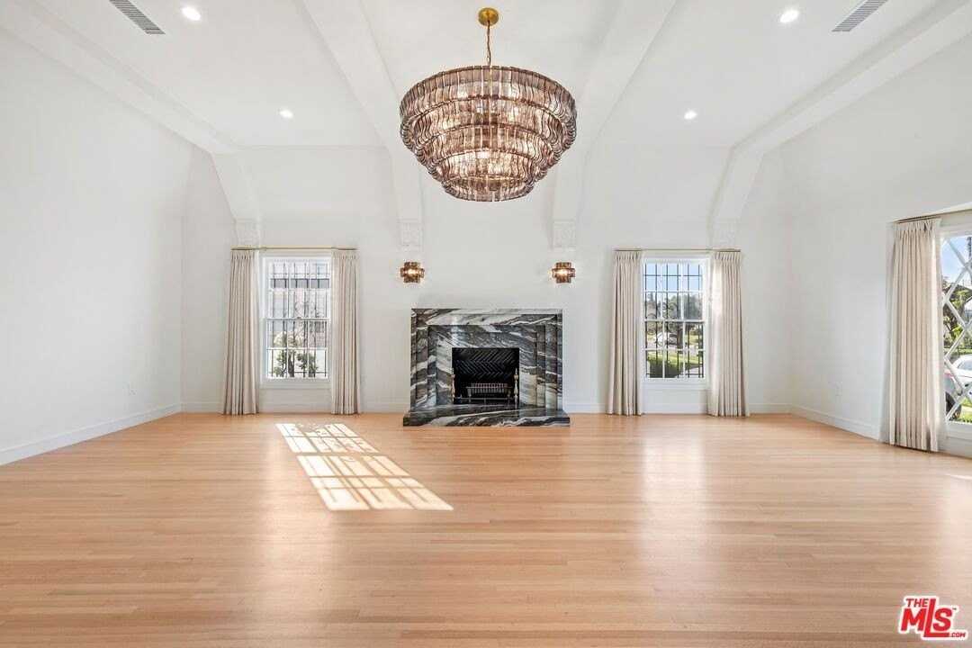 200 S Formosa Ave - Photo 4 of 25