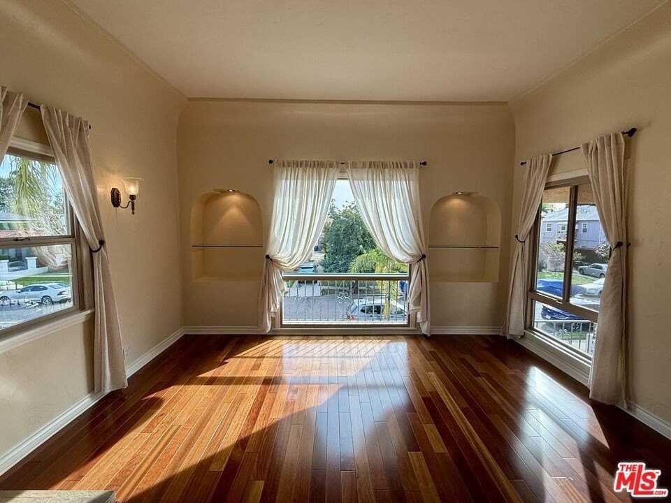 1227 S Ridgeley Dr - Photo 6 of 50