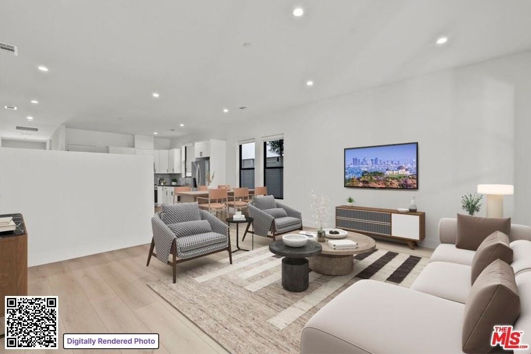 521 N Martel Ave - Photo 7 of 41