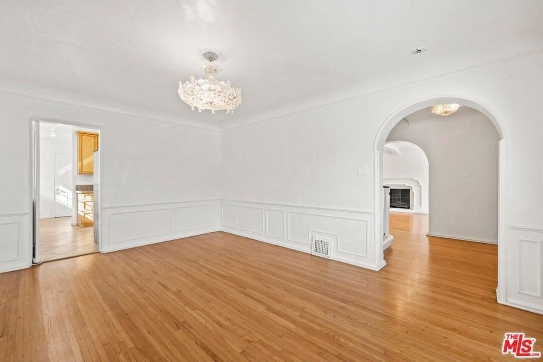 141 S Vista St - Photo 5 of 23