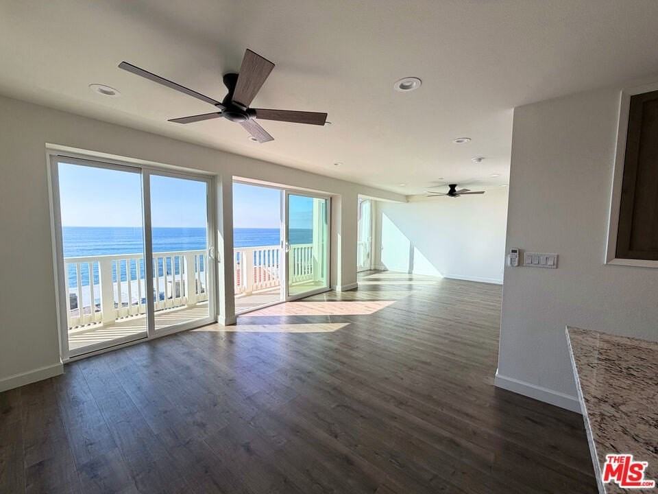 11862 Ebbtide Ln unit: Upper - Photo 4 of 19