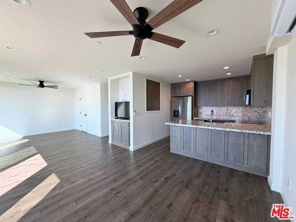 11862 Ebbtide Ln unit: Upper - Photo 6 of 19