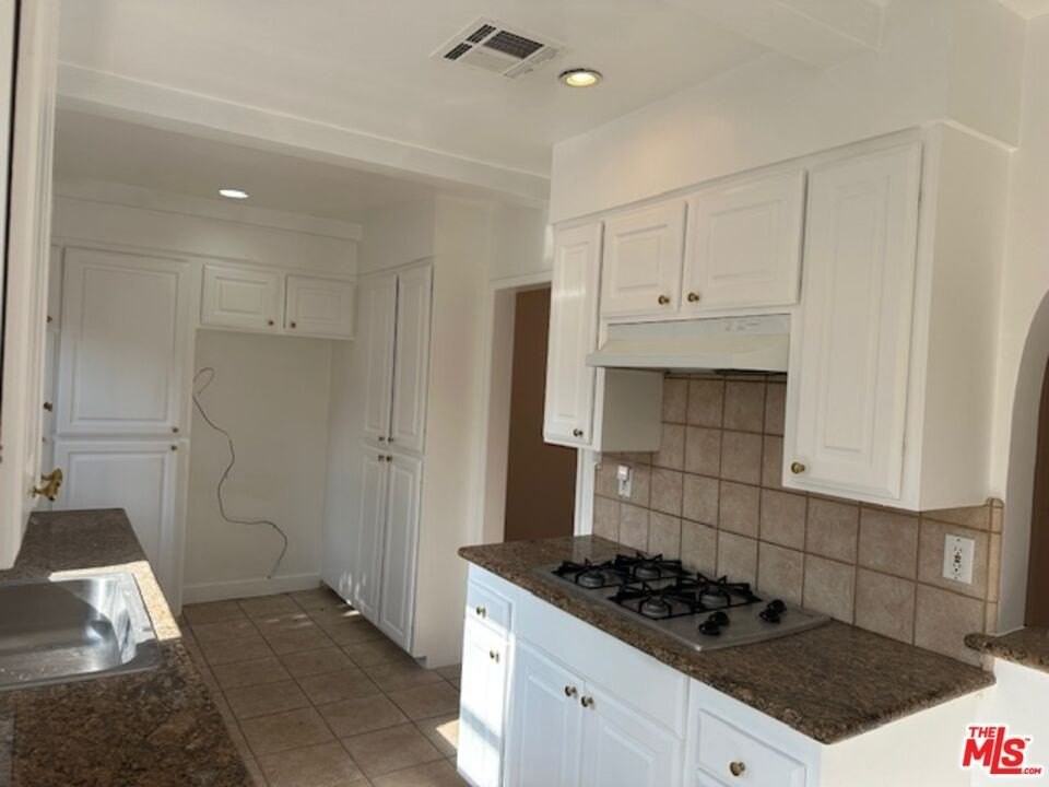 5368 Crebs Ave - Photo 5 of 16