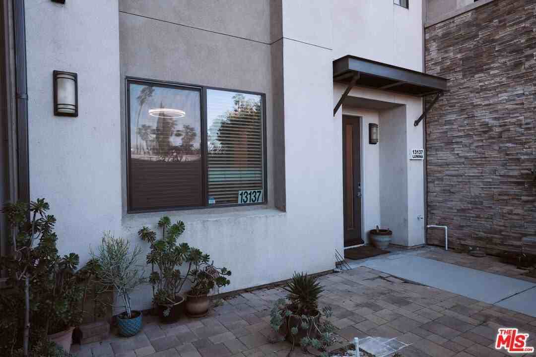 13137 W Lumina Way - Photo 2 of 22