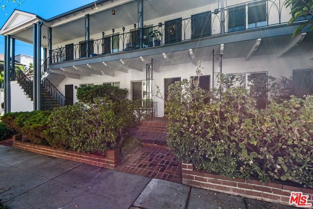 186 N Clark Dr - Photo 3 of 18