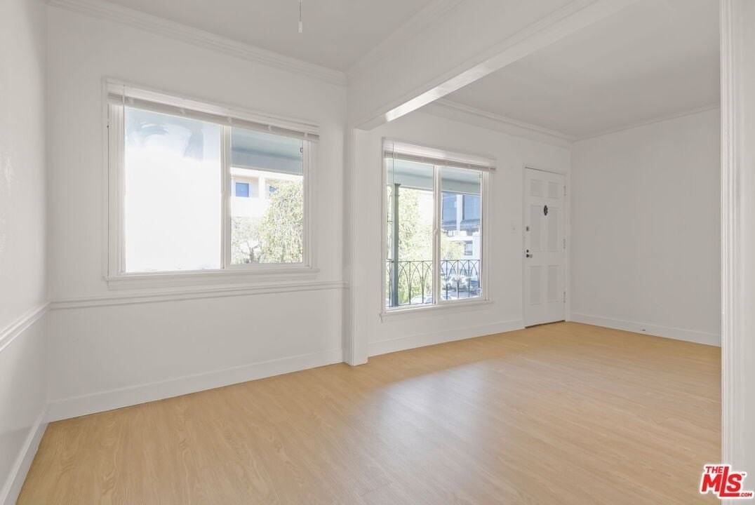 186 N Clark Dr - Photo 6 of 18