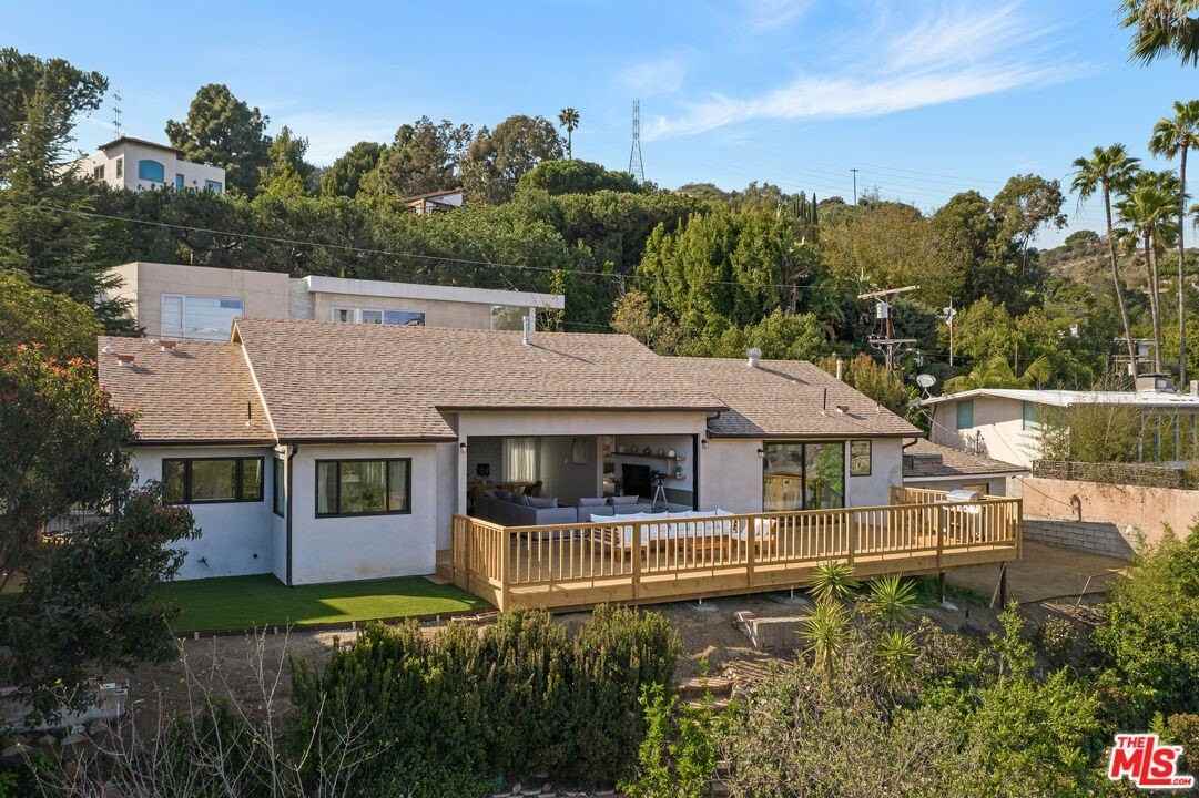 2612 Carman Crest Dr - Photo 3 of 19