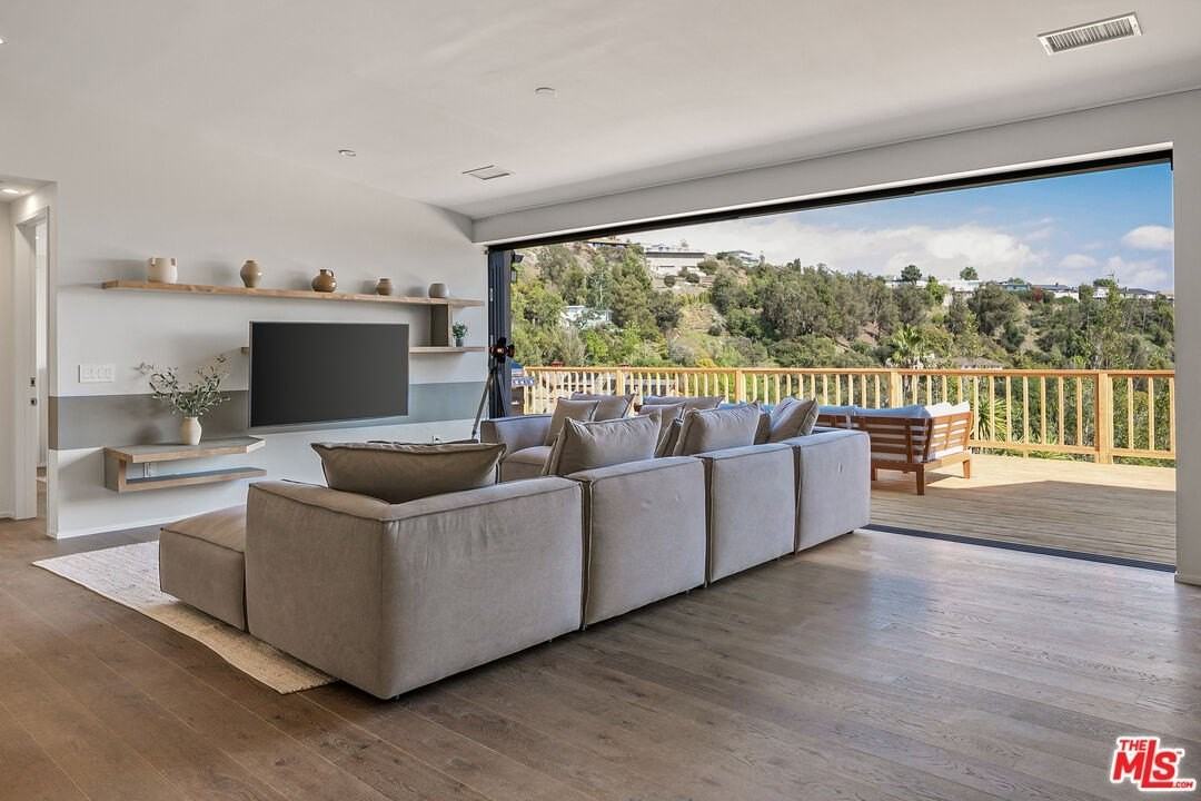 2612 Carman Crest Dr - Photo 7 of 19