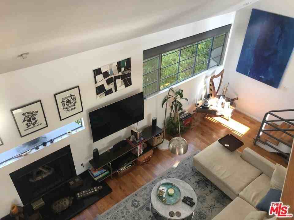 1015 Marine St Apt 4 #4 - Photo 6 of 20