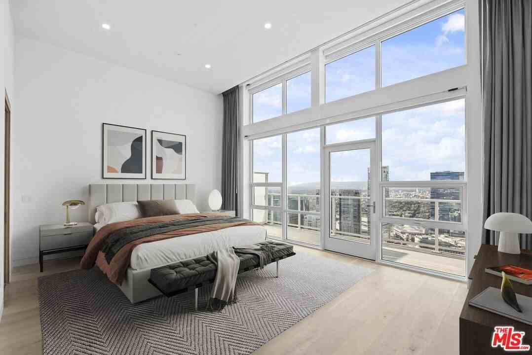 230 W Olympic Blvd Ph 1 #PH1 - Photo 4 of 50