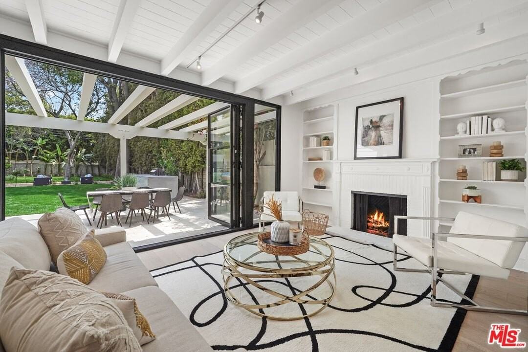 712 N Rodeo Dr - Photo 7 of 35