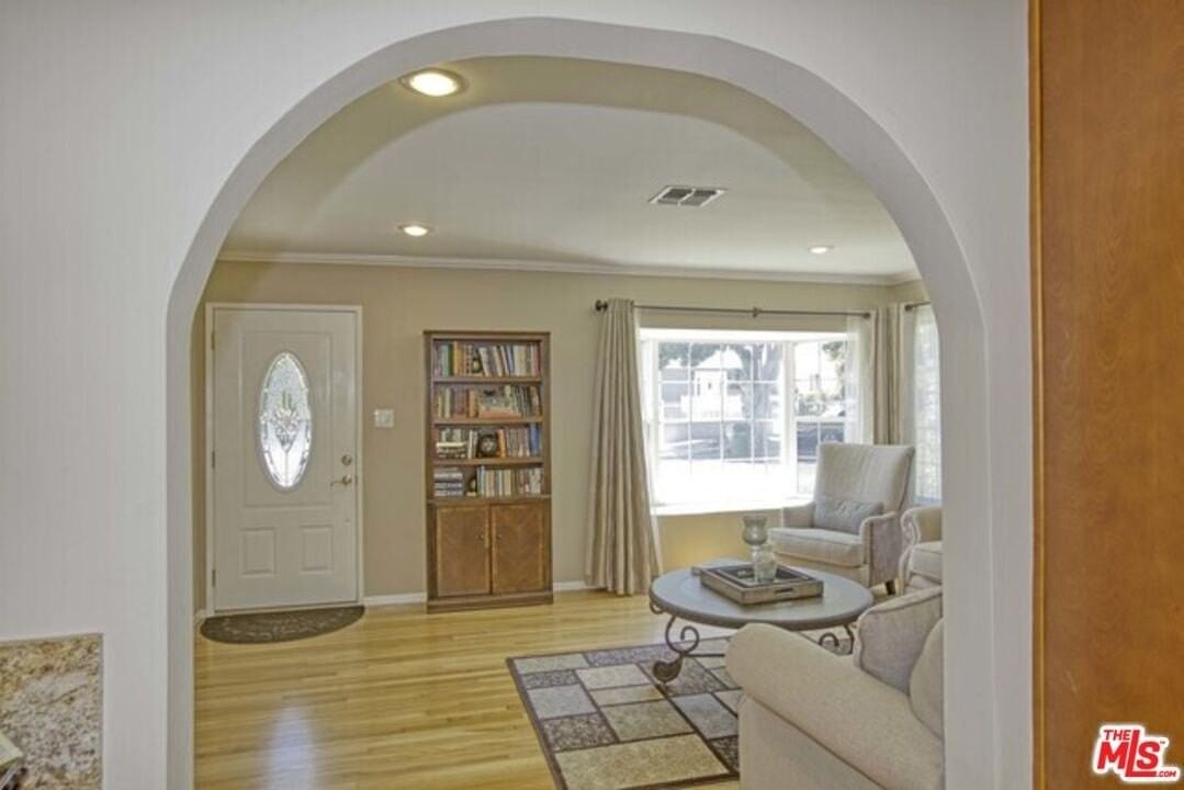 3556 S Bentley Ave - Photo 2 of 13