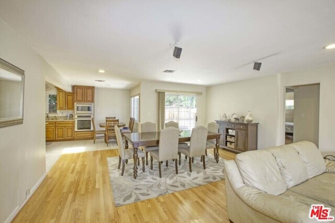 3556 S Bentley Ave - Photo 6 of 13