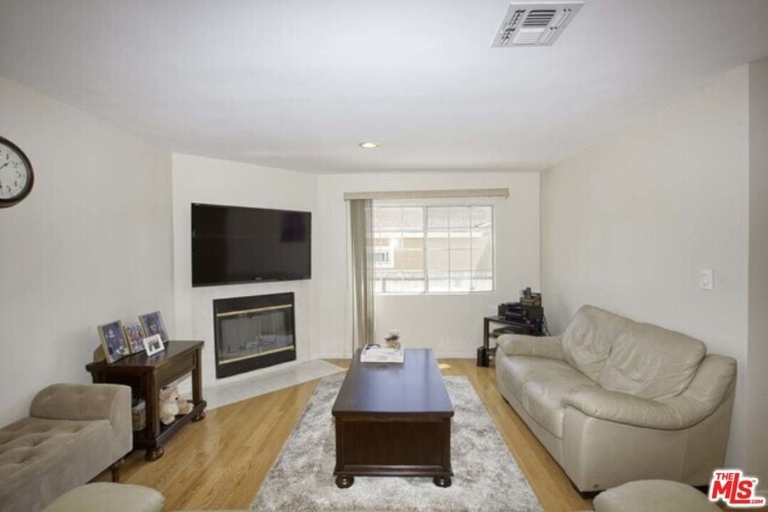 3556 S Bentley Ave - Photo 7 of 13